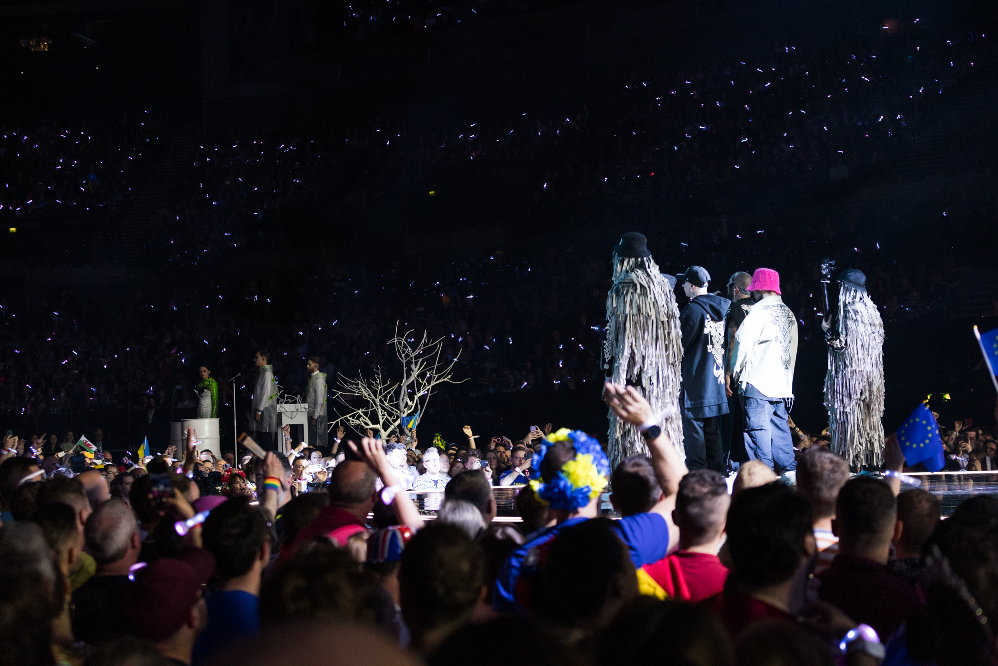 Світ досі обговорює вражаючі костюми Kalush Orchestra, у яких українці "порвали" сцену Євробачення 2023 (фото)