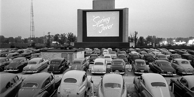 История первого кинотеатра под открытым небом: почему автор этого развлечения не стал миллионером