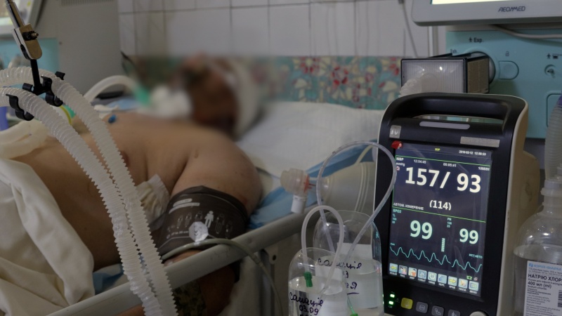 Нескінченна зміна. Один день з медиками лікарні Мечникова, де щодня рятують військових