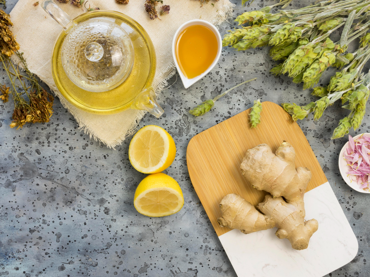 Покращують настрій і зменшують втому: 10 продуктів, які допоможуть під час менструації