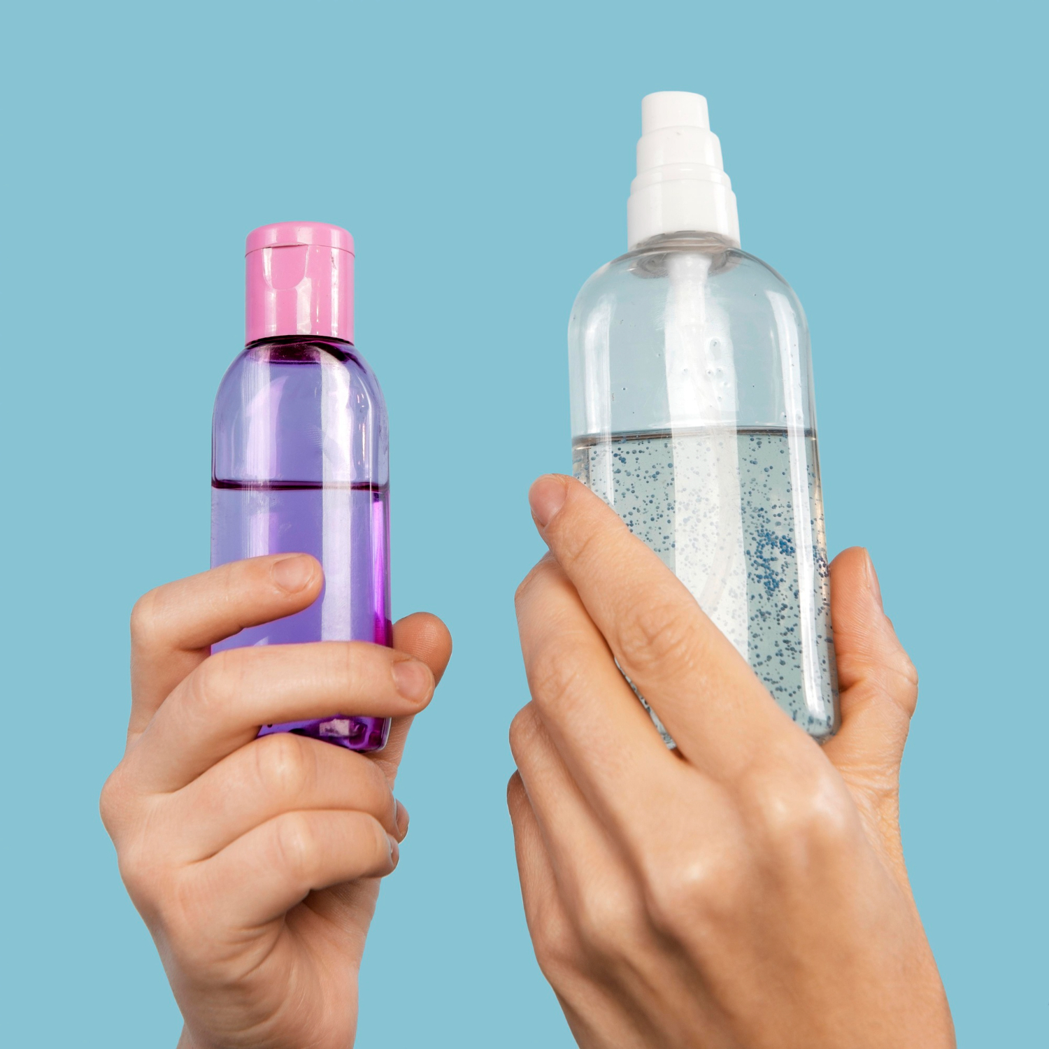 Очищает не только лицо, но и все в доме: как мицеллярная вода поможет в уборке