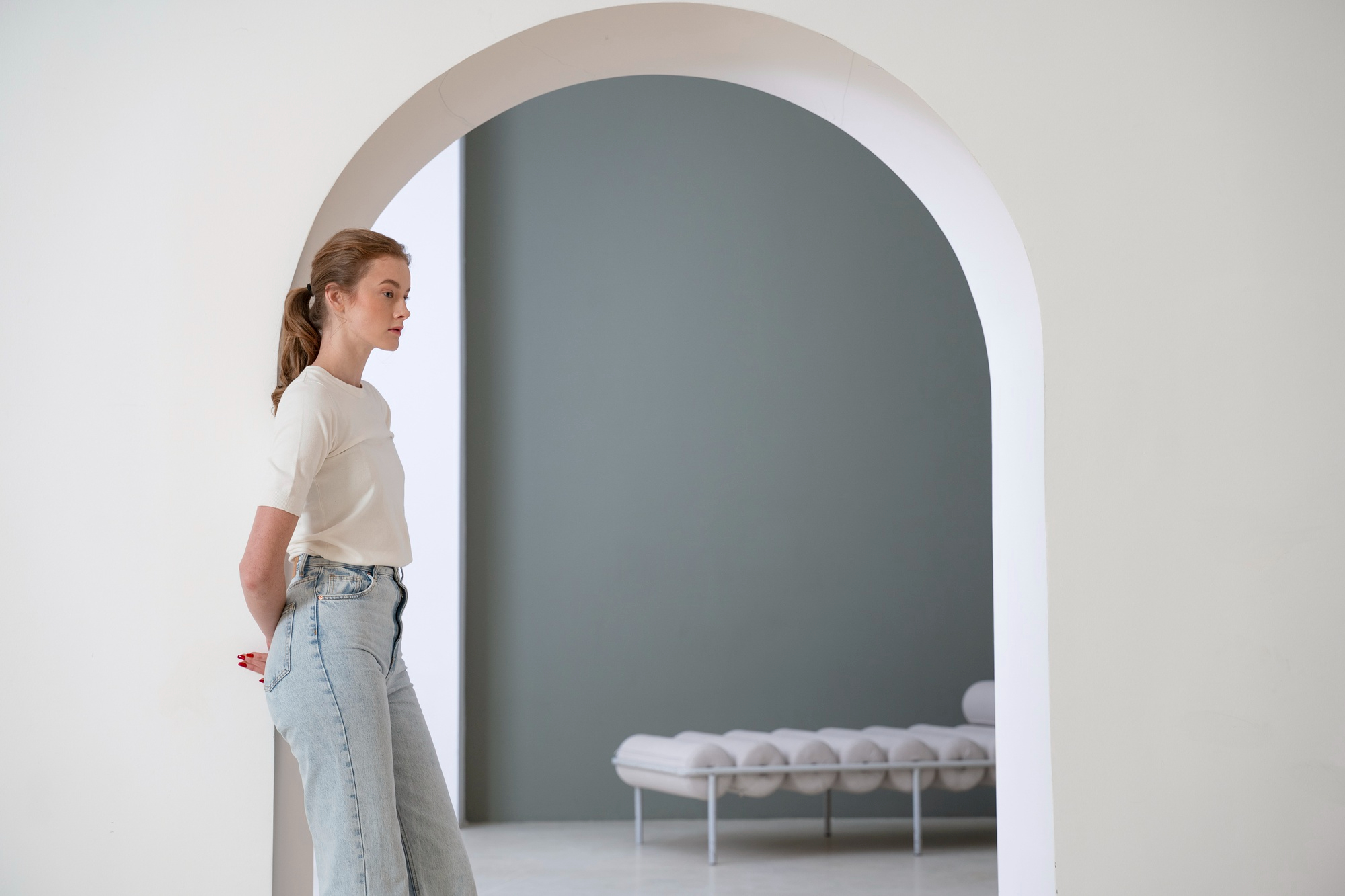 Килими, плитка, ретро та ротанг: 7 трендів дизайну інтер'єрів, які повертаються з минулого у 2025