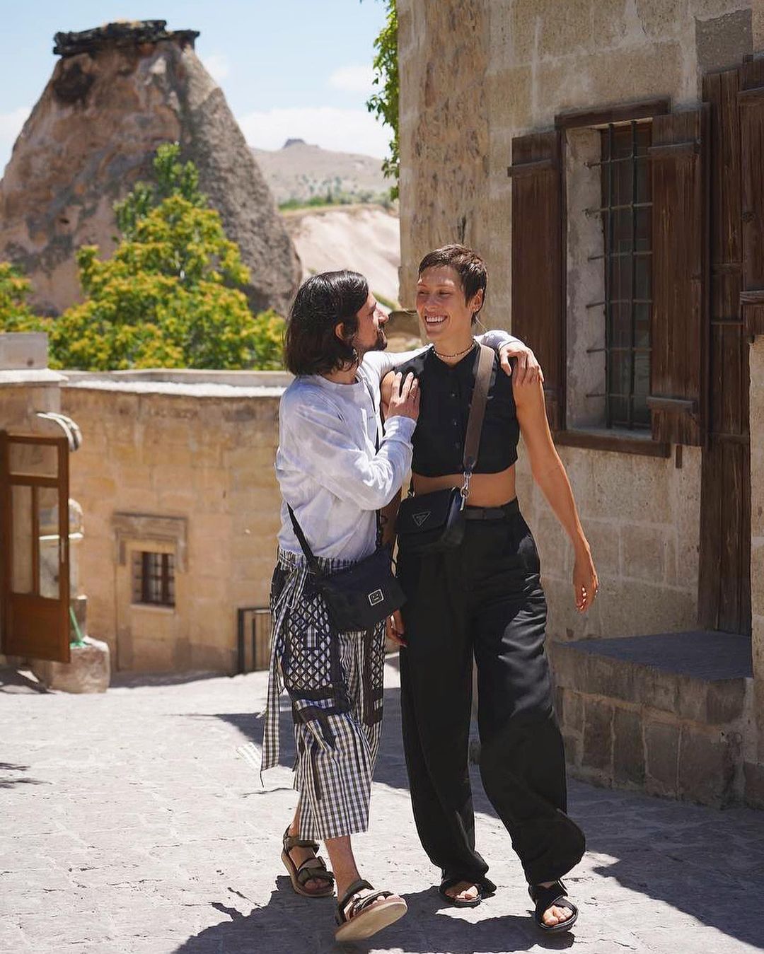 Антон Савлепов одружився на відомій російській актрисі після року стосунків на відстані