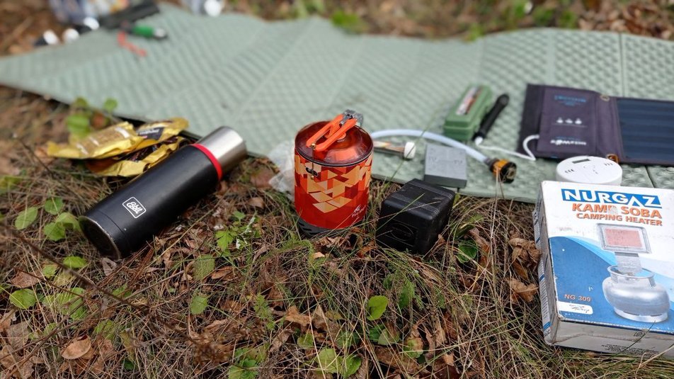 Як вижити в будь-яких умовах: досвідчений мандрівник розкрив свої секрети життя без світла