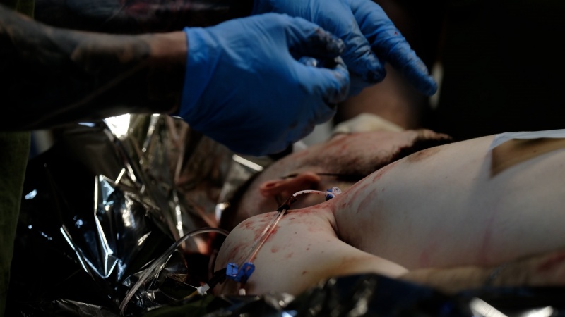 "Росіян теж рятуємо, бо ми не звірі": репортаж зі стабпункту на Донбасі