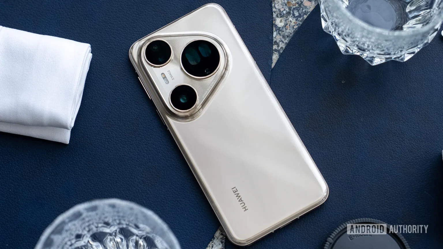 Huawei випустив новий смартфон з унікальною камерою і неймовірною деталізацією