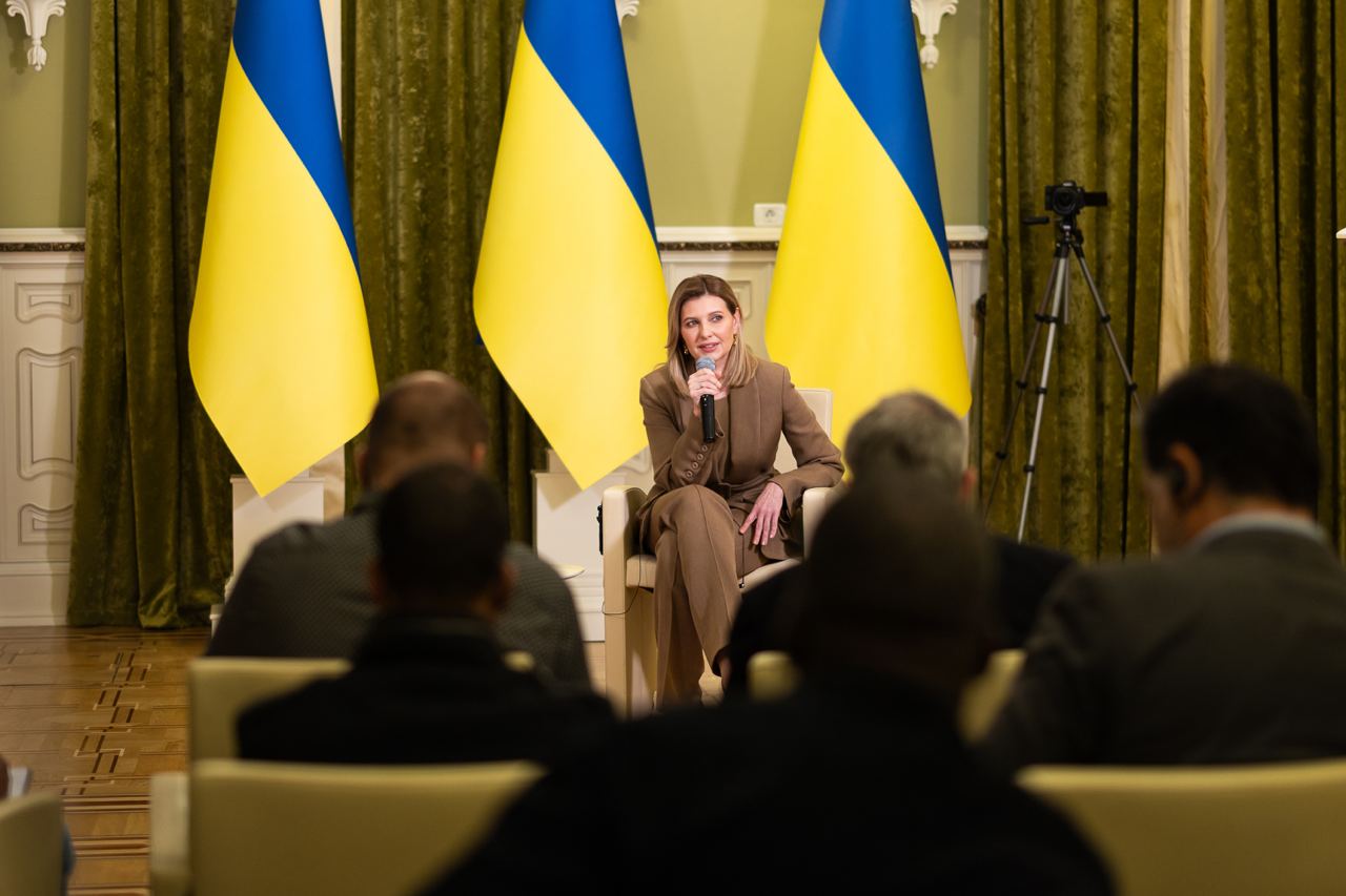 Елена Зеленская продемонстрировала элегантный и сдержанный образ (фото)