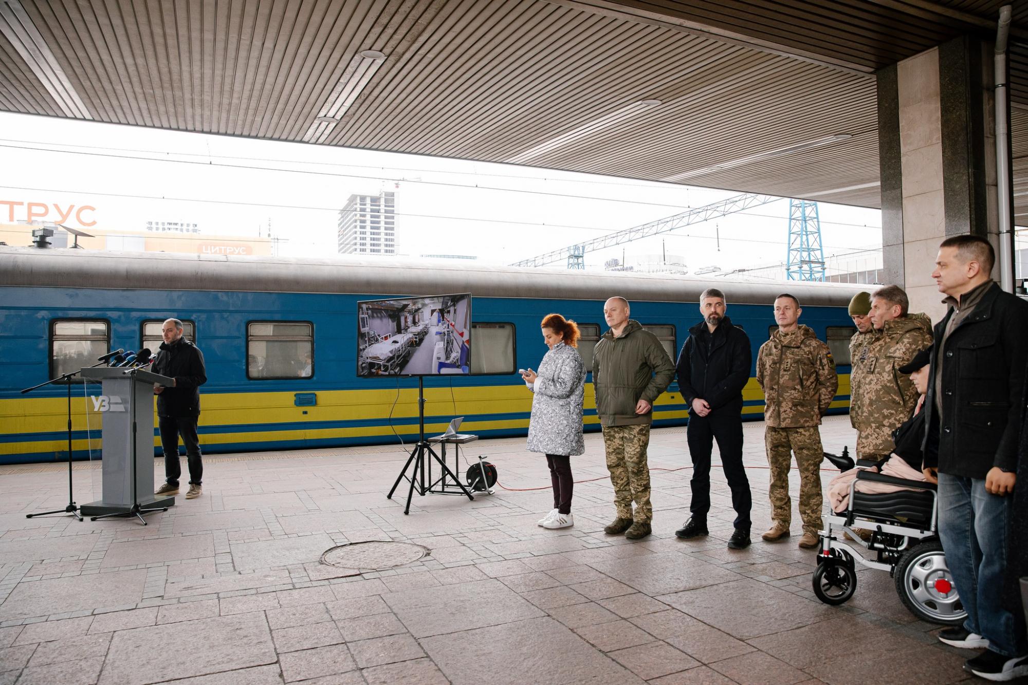 "Укрзалізниця" показала нові вагони, які не мають аналогів у світі (фото)