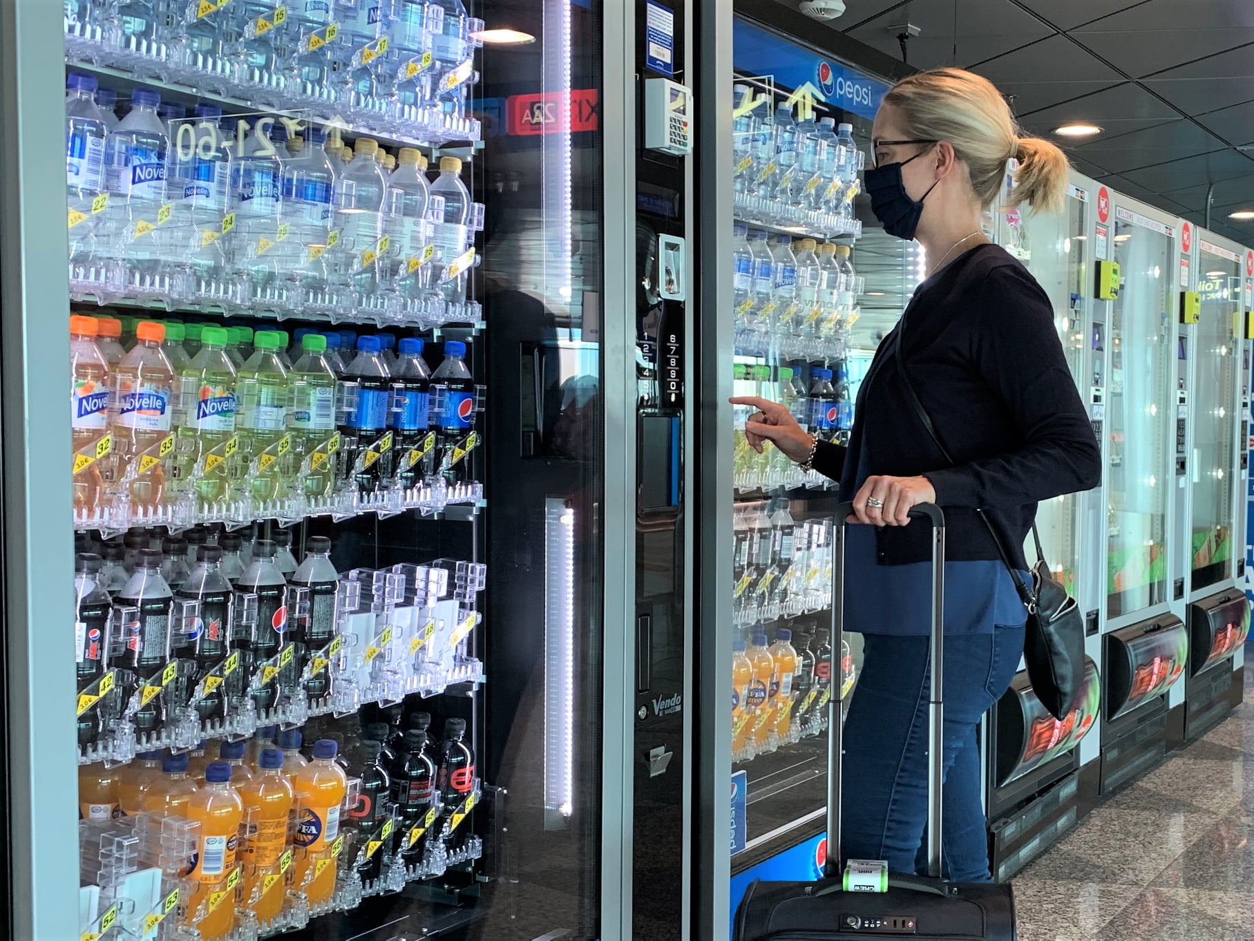 Аеропорт Гельсінкі дозволив провозити рідини у салоні літаків: скільки можна взяти