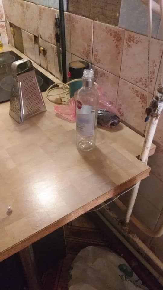 Оставила ребенка голодным на два дня: в Чугуеве "копы" спасли 2-летнего мальчика от матери-пьяницы