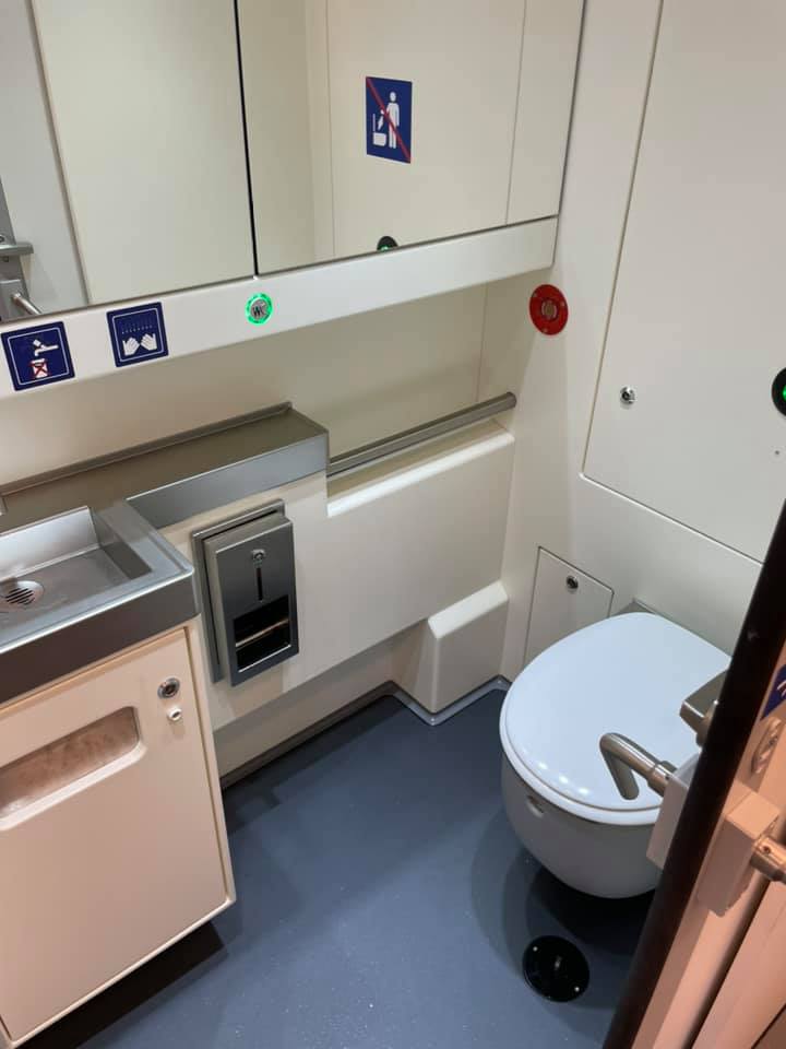 В Киеве тестируют новую электричку: появились первые фото из салона