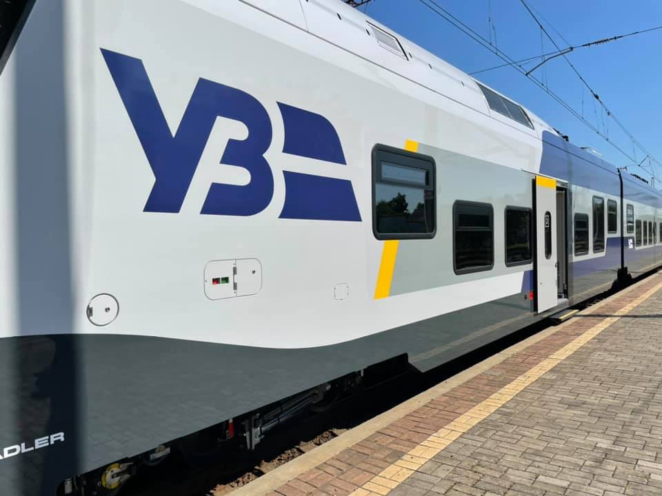 В Киеве тестируют новую электричку: появились первые фото из салона