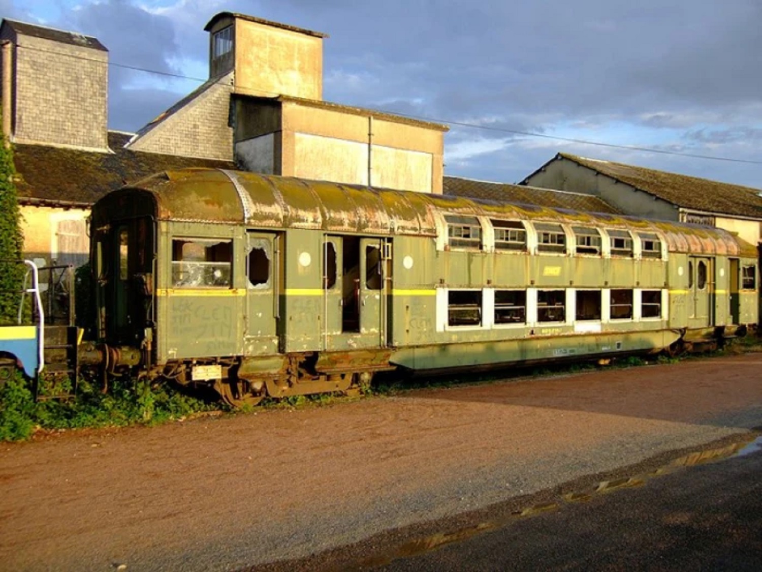 Єдиний в Україні: яким був унікальній двоповерховий поїзд Львів-Ковель