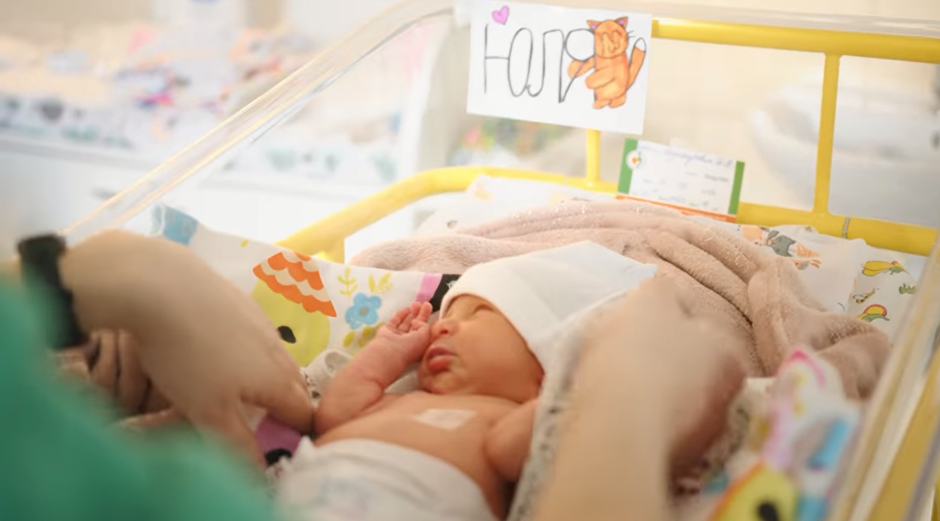 Доносила аж до 35 тижня: у Львові унікальний випадок народження трійні