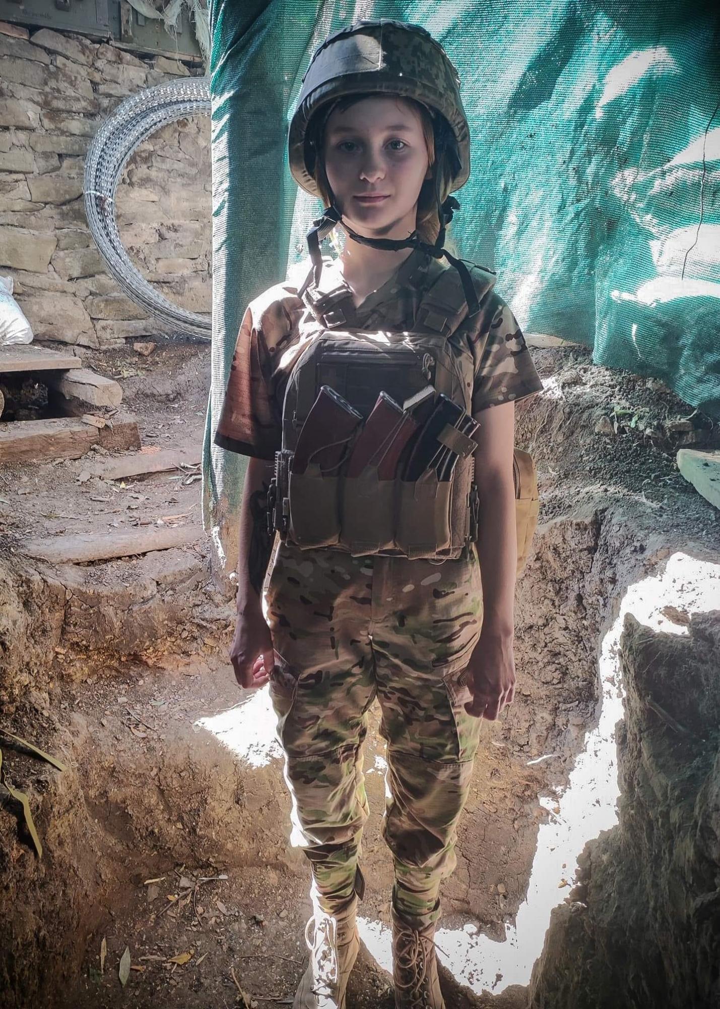 Дивіться усі! Українців захопила історія про хоробру 20-річну дівчину - бойового медика