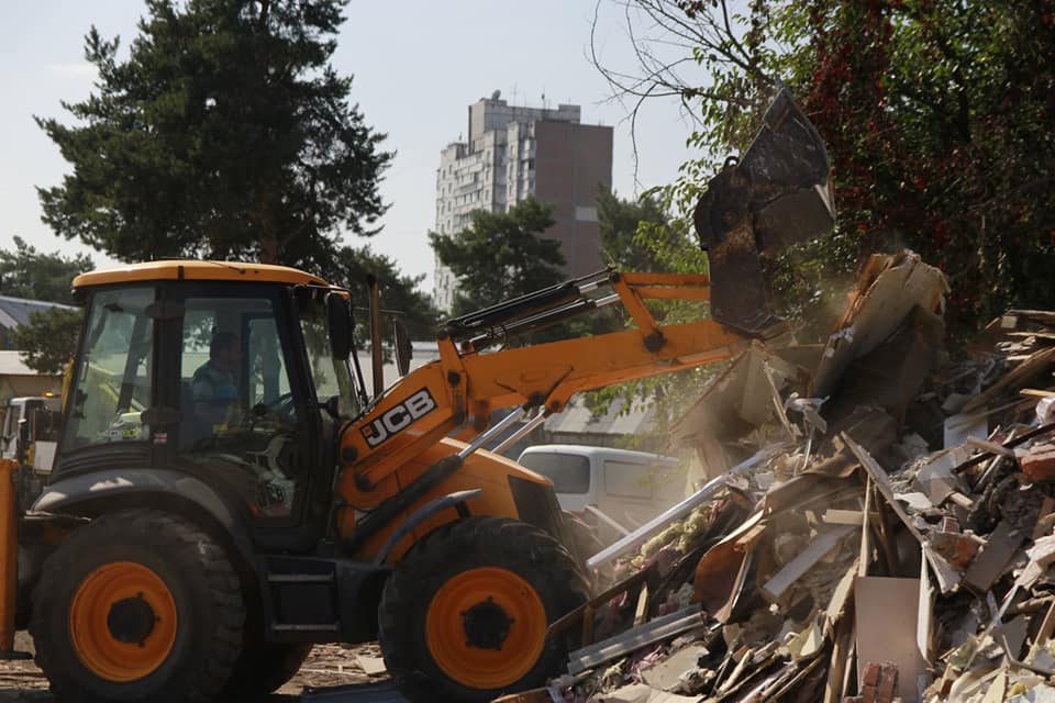 У Києві повністю "зачистили" ринок "Юність": пішла епоха (фото)