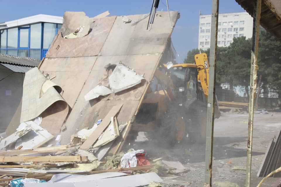 У Києві повністю "зачистили" ринок "Юність": пішла епоха (фото)