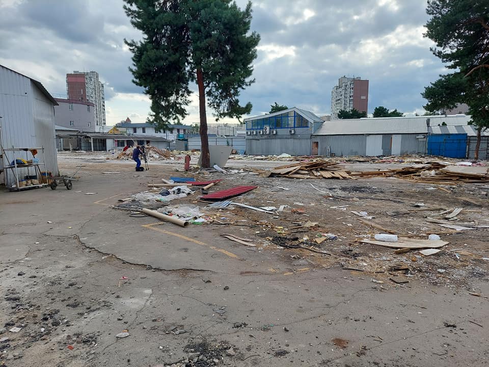 В Киеве полностью "зачистили" рынок "Юность": эпоха канула в Лету (фото)