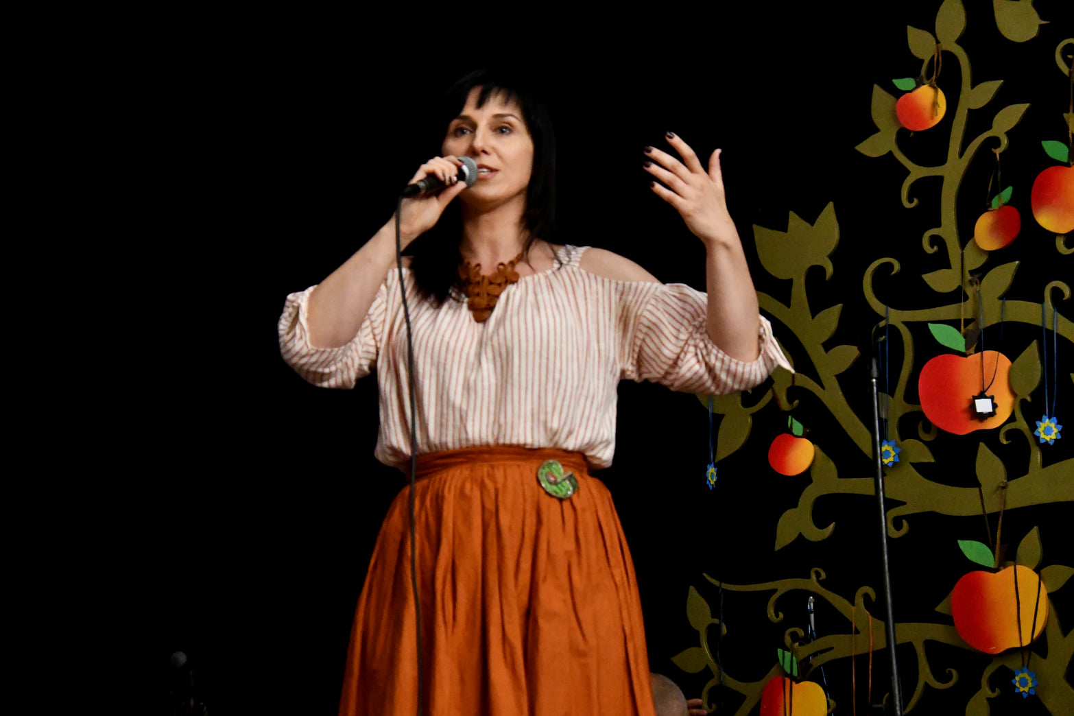 Як зараз виглядає Ірина Шинкарук - донька знаменитого композитора і барда Володимира Шинкарука (фото)