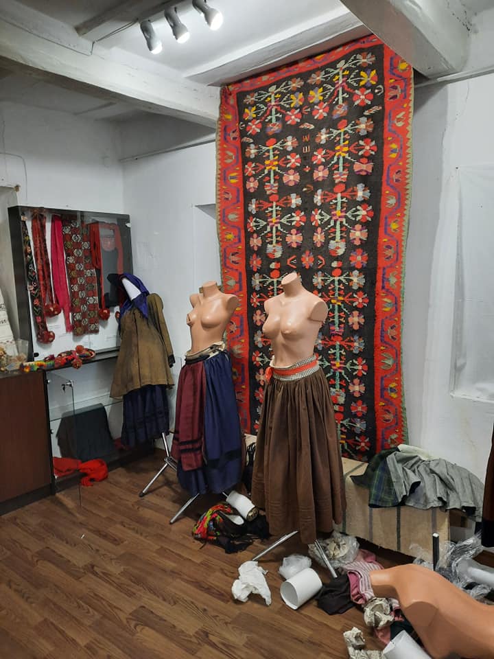 "Страшно потерять историю": под Полтавой обокрали уникальный музей, владельцы просят о помощи