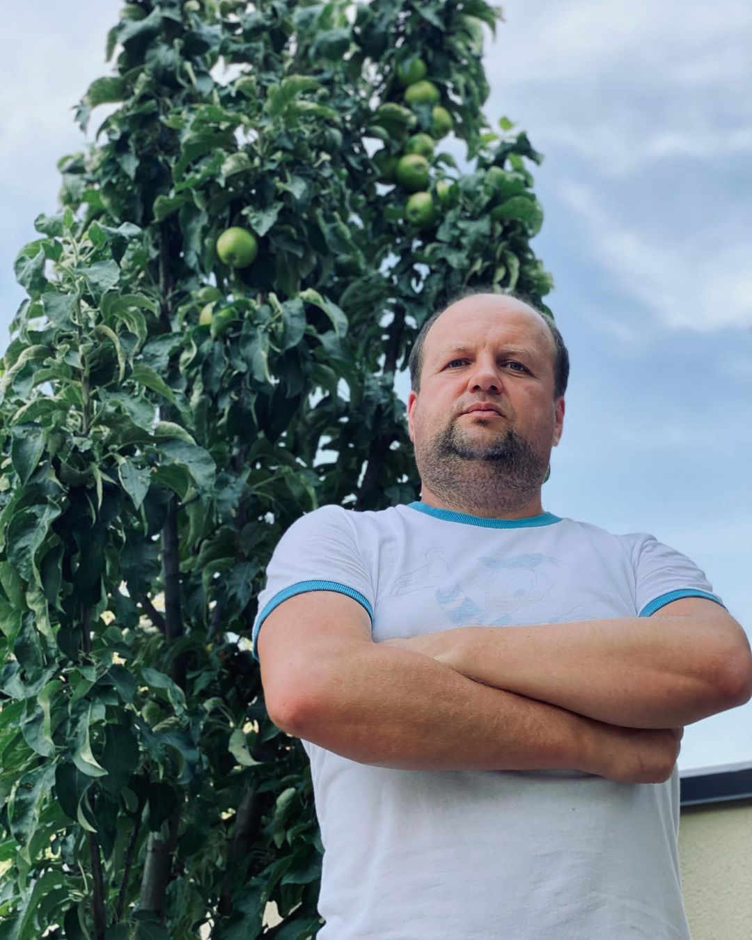 Сбросил 30 кг: лидер группы "ТИК" удивил своим видом