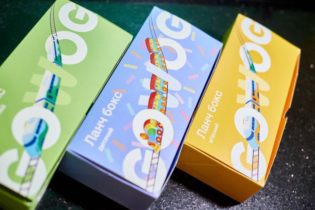 Укрзализныця будет кормить пассажиров по-новому: фото и цена ланч-боксов