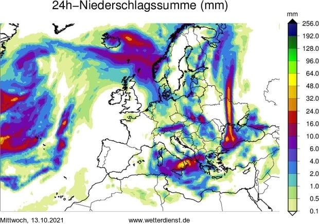 Дожди и холод быстро отступят: когда в Украину вернется солнце и тепло