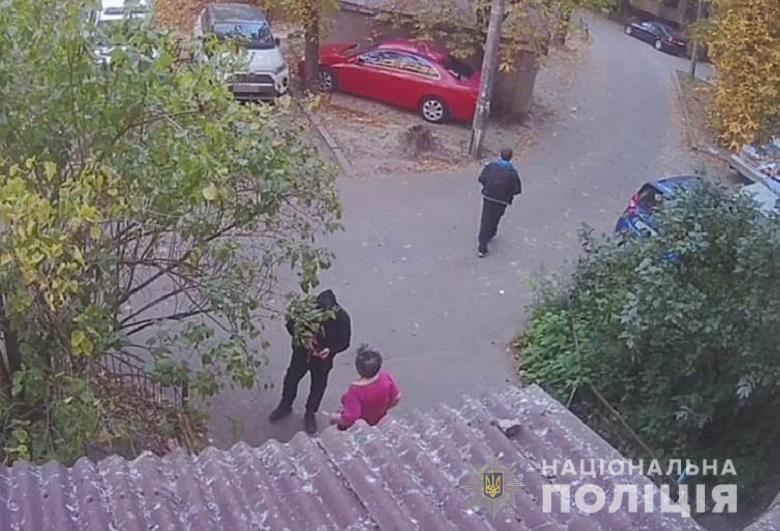 "Лікар" обдурив бабусю на шалені гроші: як працює схема