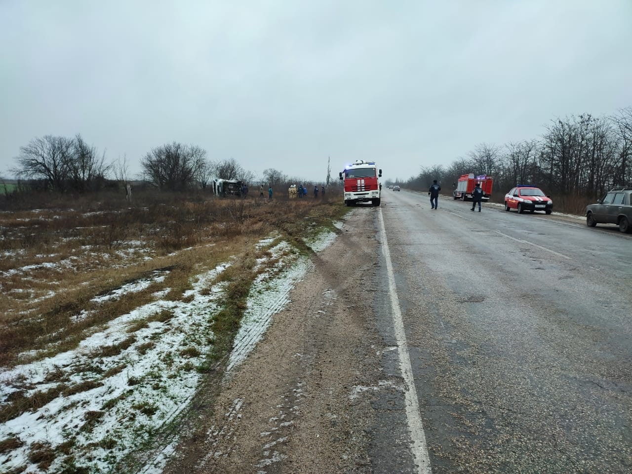 В оккупированном Крыму перевернулся автобус с людьми: 9 человек госпитализировали