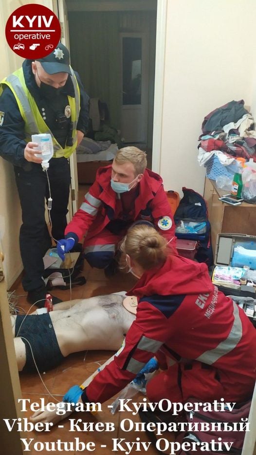 "Пациент уже не дышал": в Киеве врачи чудом спасли мужчину, которого нашли повешенным