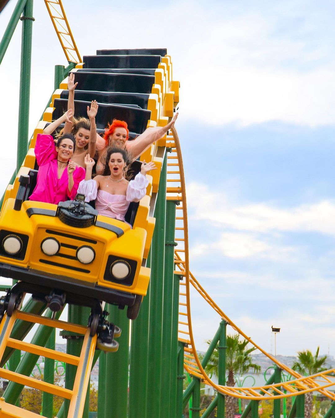 Як зараз виглядає і чим займається Ліна Міцукі - колишня учасниця жіночого поп-гурту Real O (фото)