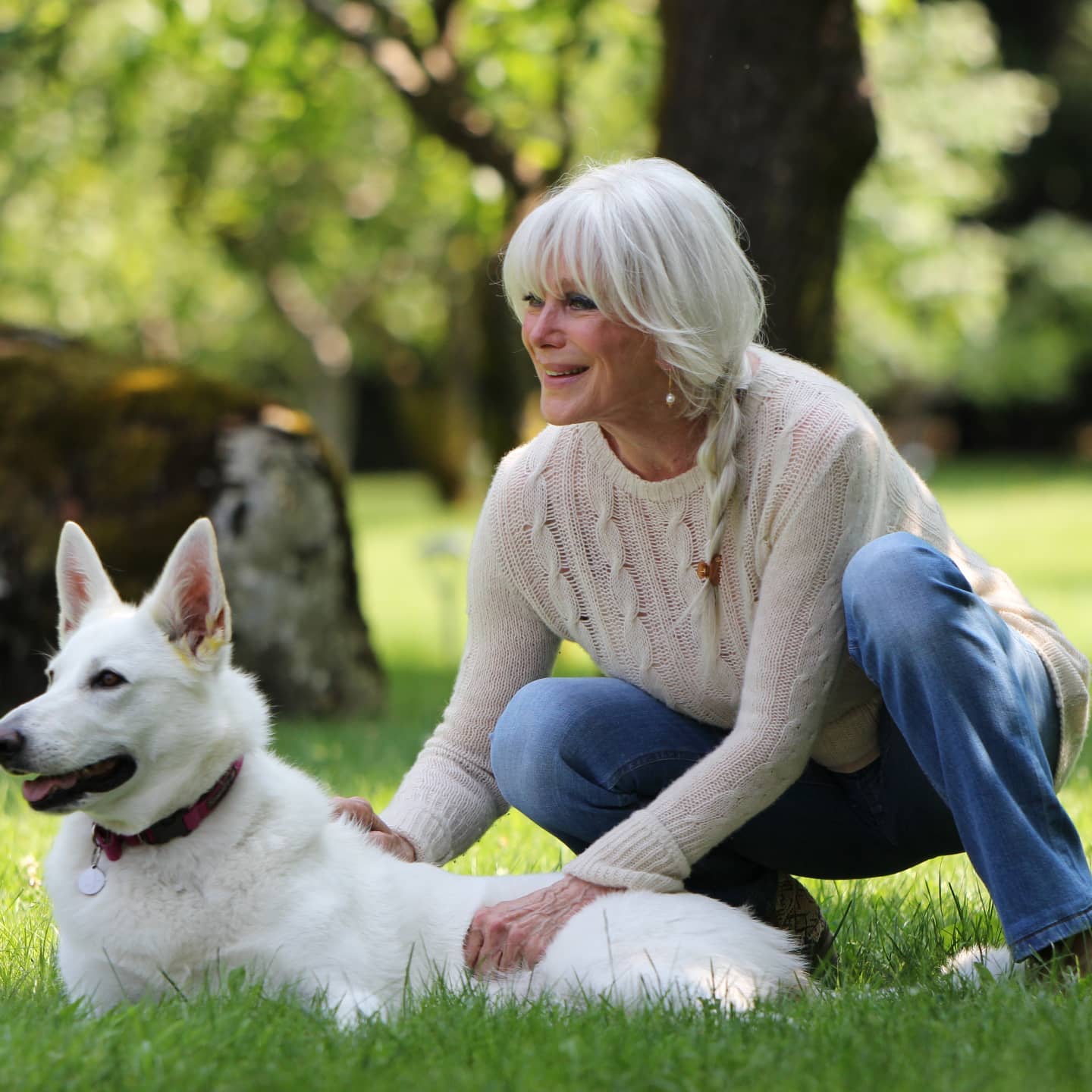 Все така ж красуня. Як зараз виглядає зірка серіалу "Династія" Лінда Еванс