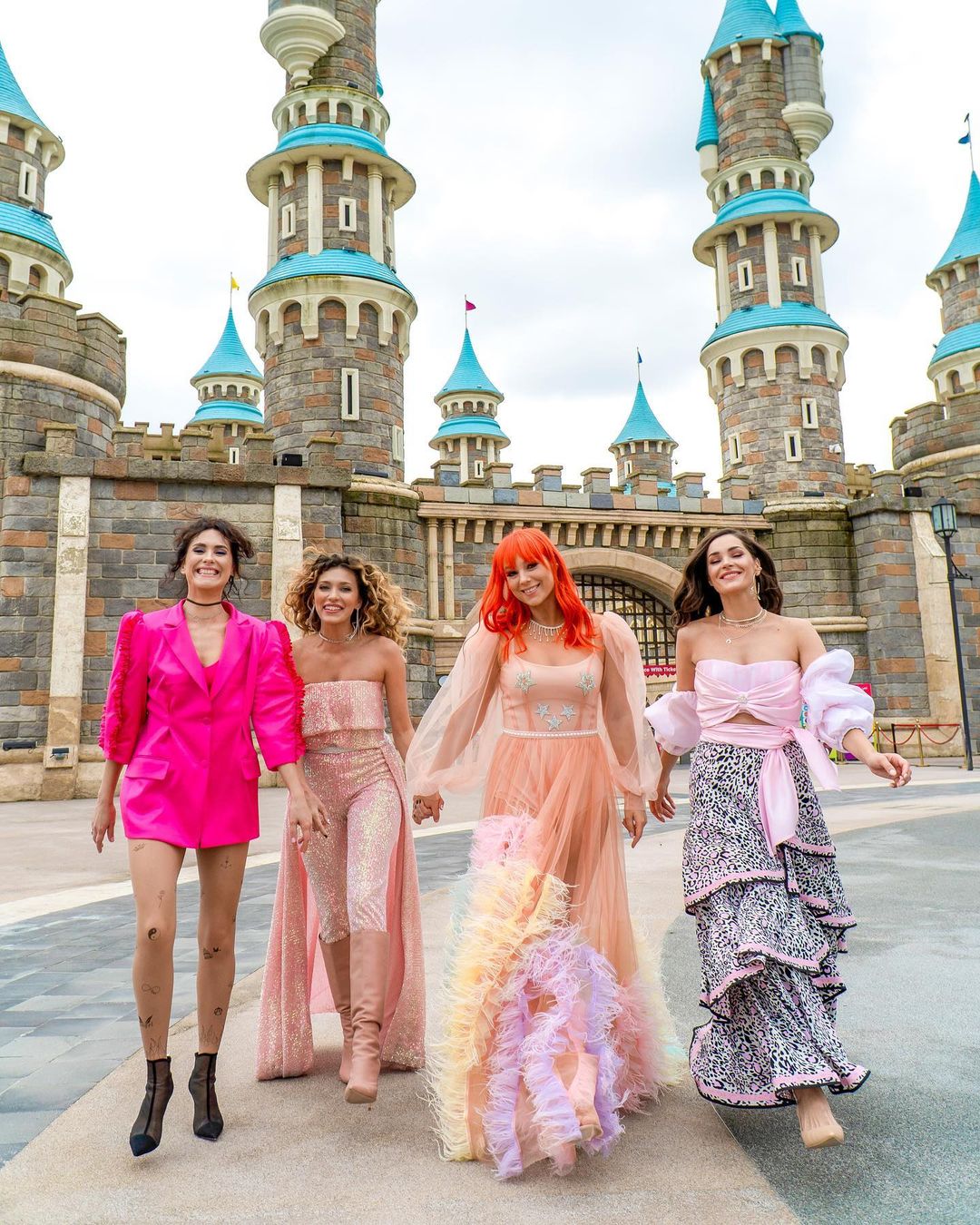 Як зараз виглядає і чим займається Ліна Міцукі - колишня учасниця жіночого поп-гурту Real O (фото)