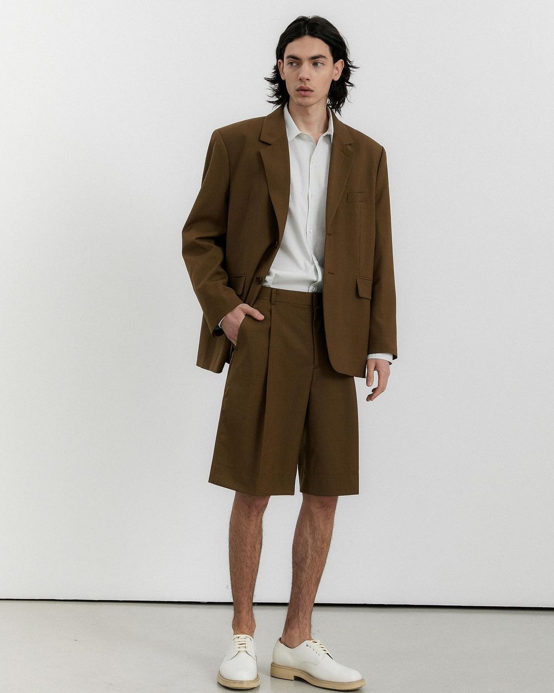 С показов Prada в Милане на передовую: манекенщик из Броваров стал военным медиком