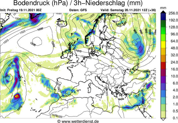 Потепление придет с сильными дождями и ветром: синоптики обновили прогноз на выходные