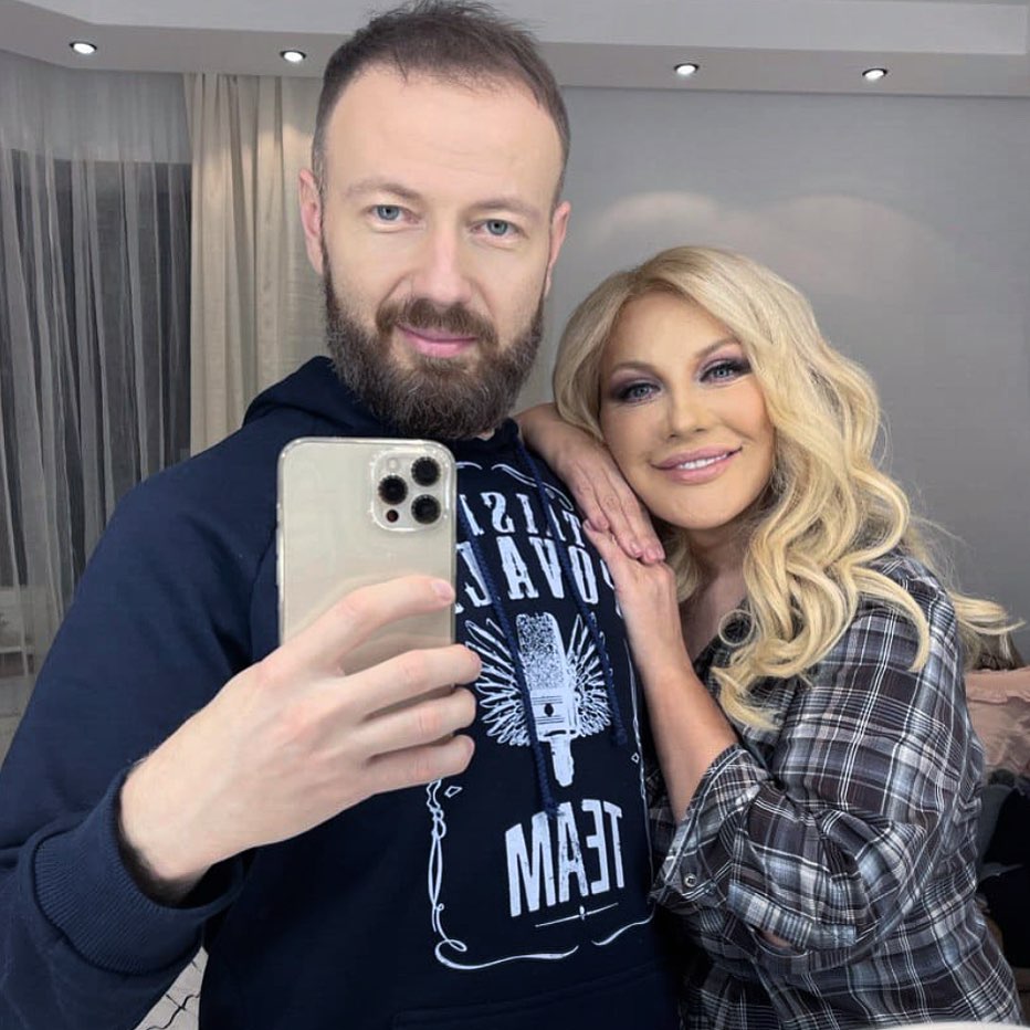 "Вітаю з ювілеєм тричі зрадницю". Син Повалій несподівано висловився про матір у день її народження