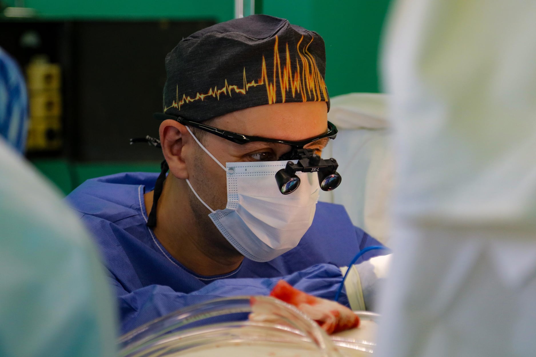 Во Львове у пациента во время приема у врача остановилось сердце: как спасали мужчину (фото)