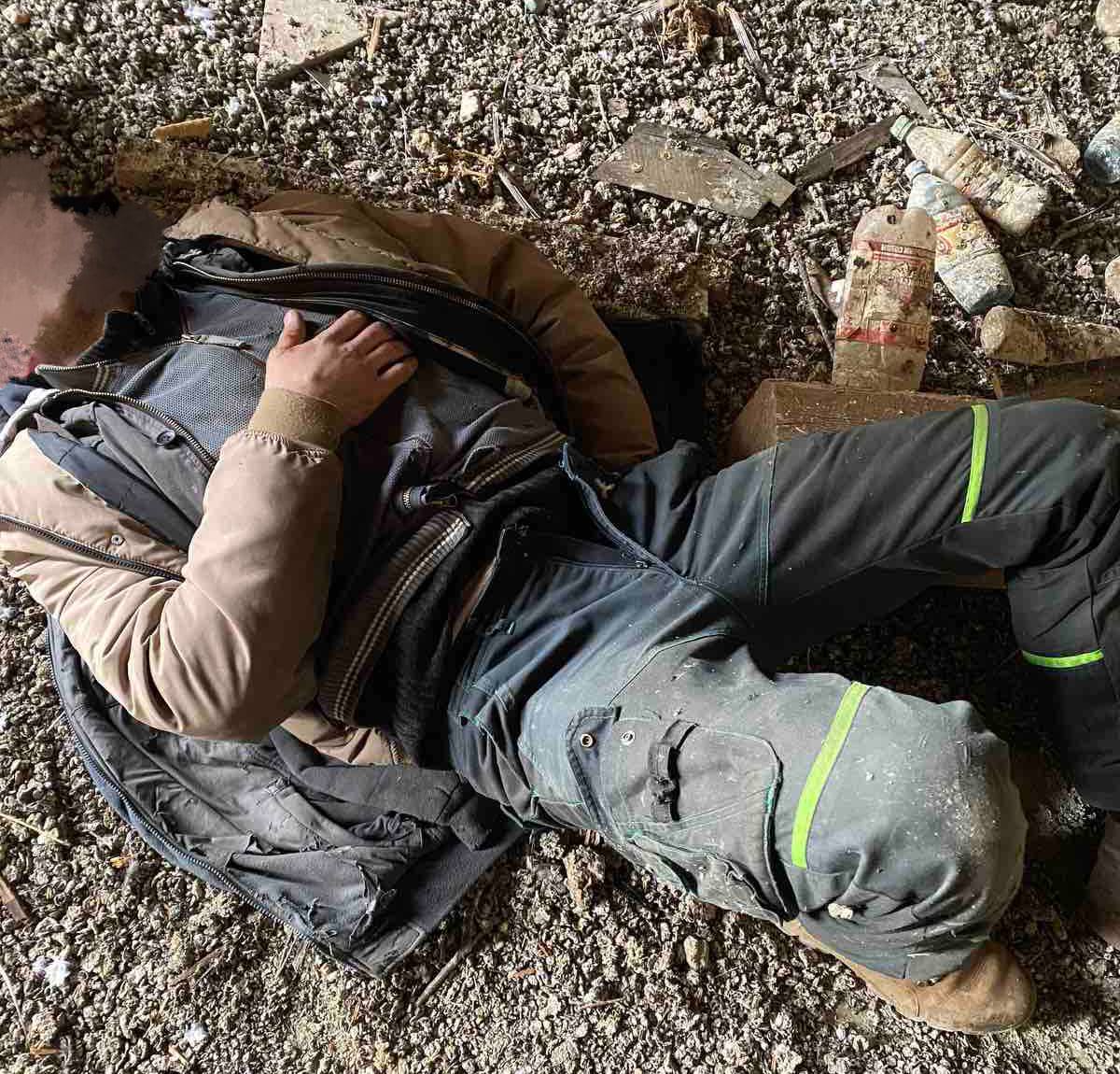 На Закарпатье мужчина упал с купола церкви: смелая фельдшерка полезла на крышу, чтобы спасти человека