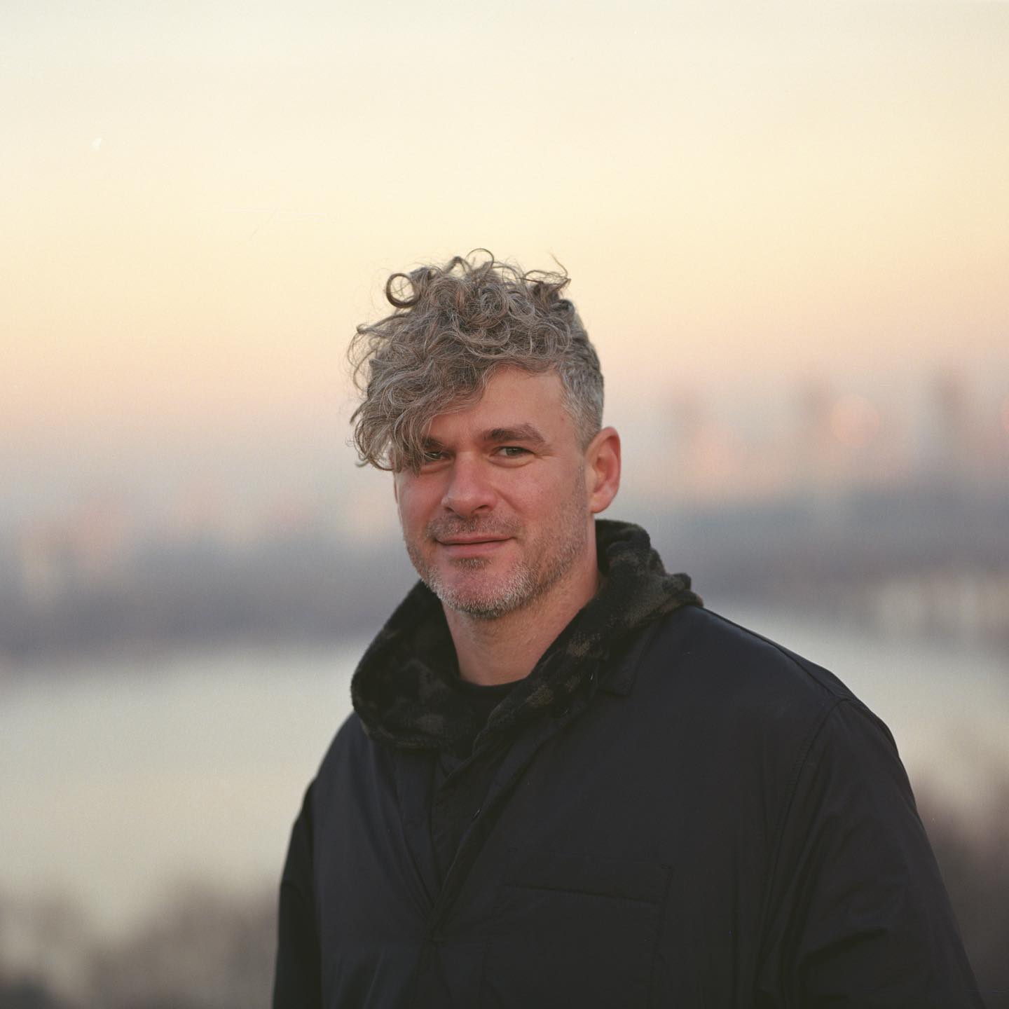 Мирзоян откровенно прокомментировал тему отношений с детьми от предыдущего брака