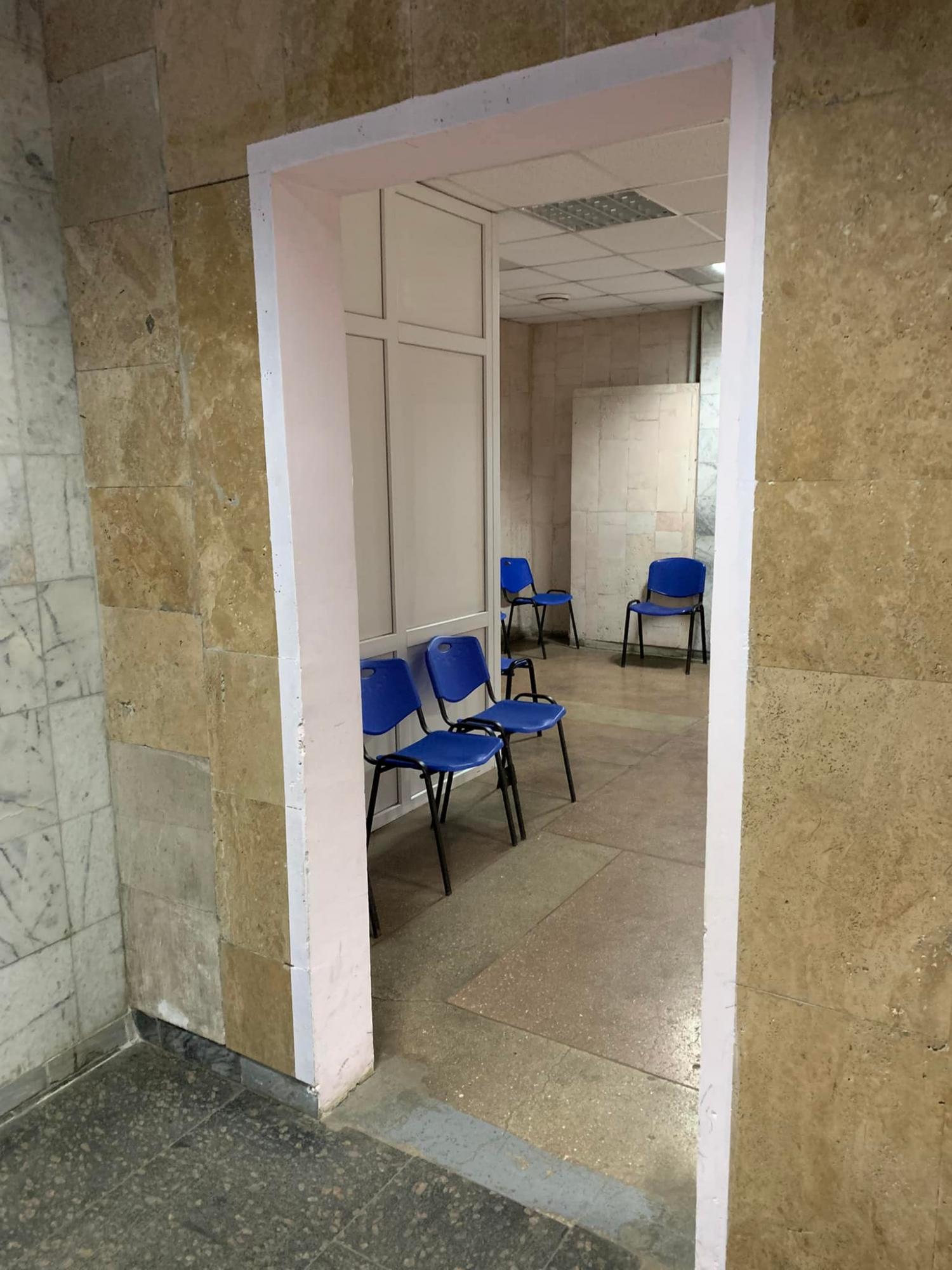 Показали, як зараз виглядає аеропорт в Івано-Франківську: "будівля тримається на чесному слові"