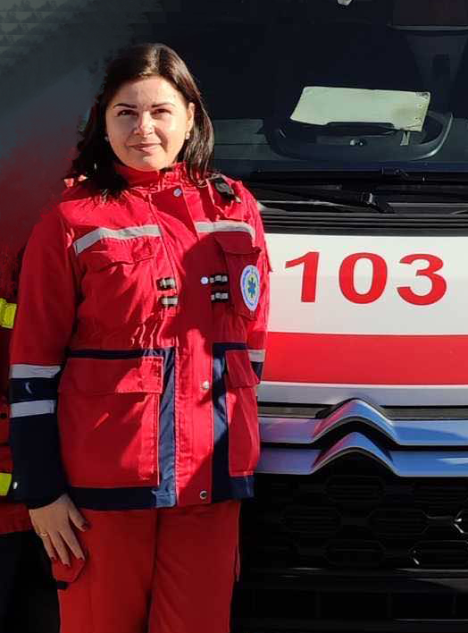 На Закарпатье мужчина упал с купола церкви: смелая фельдшерка полезла на крышу, чтобы спасти человека