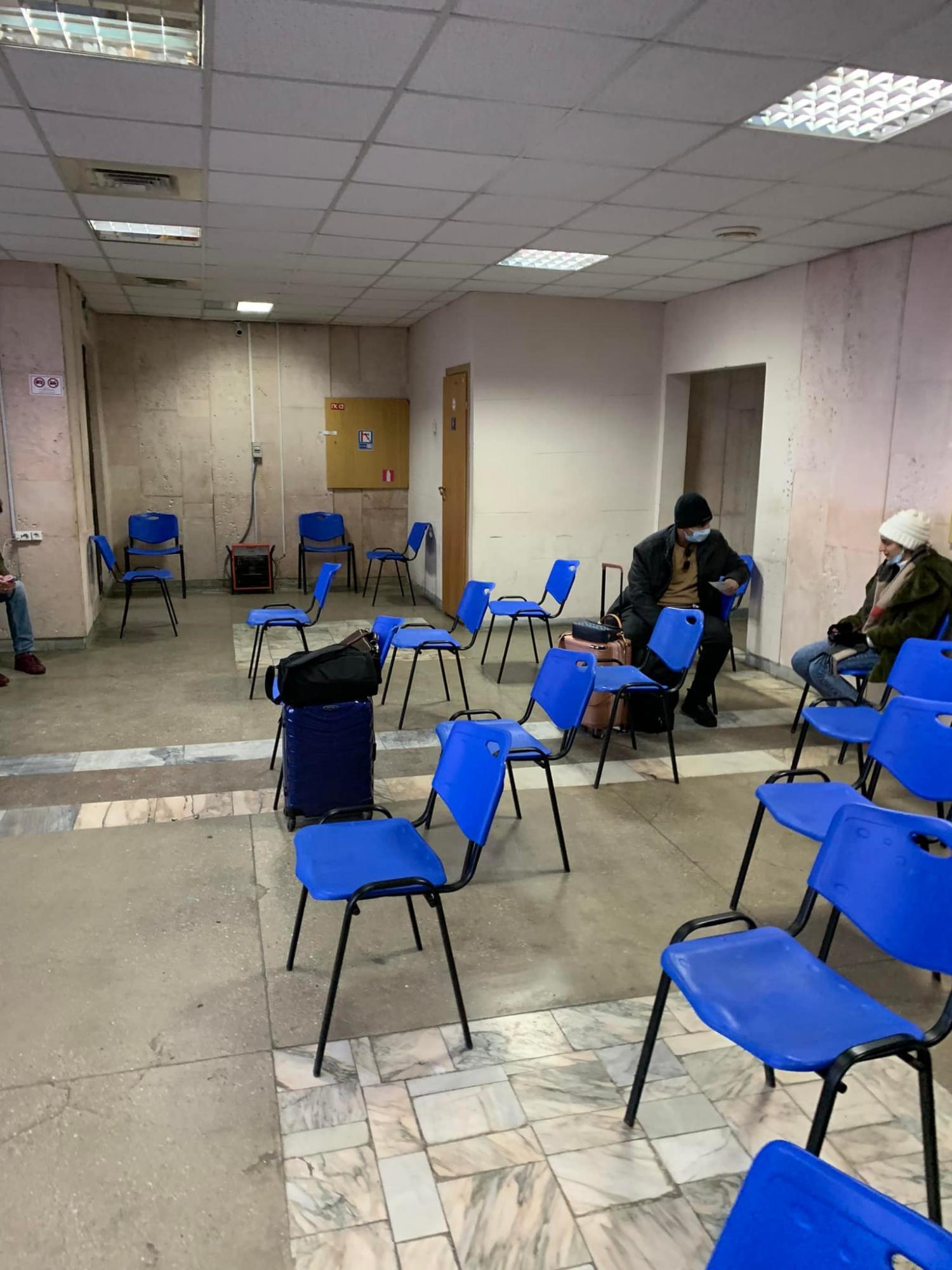 Показали, як зараз виглядає аеропорт в Івано-Франківську: "будівля тримається на чесному слові"