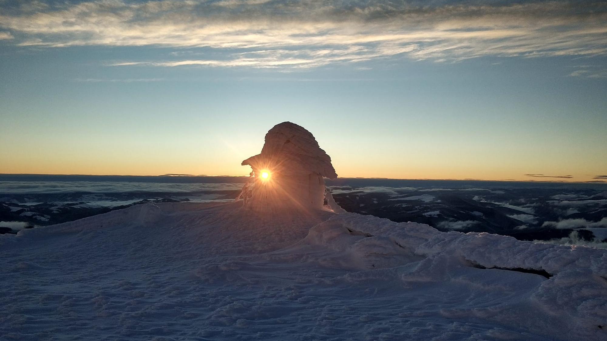 "Это просто невероятно": появились новые фото заснеженных Карпат, которые завораживают сказочной красотой