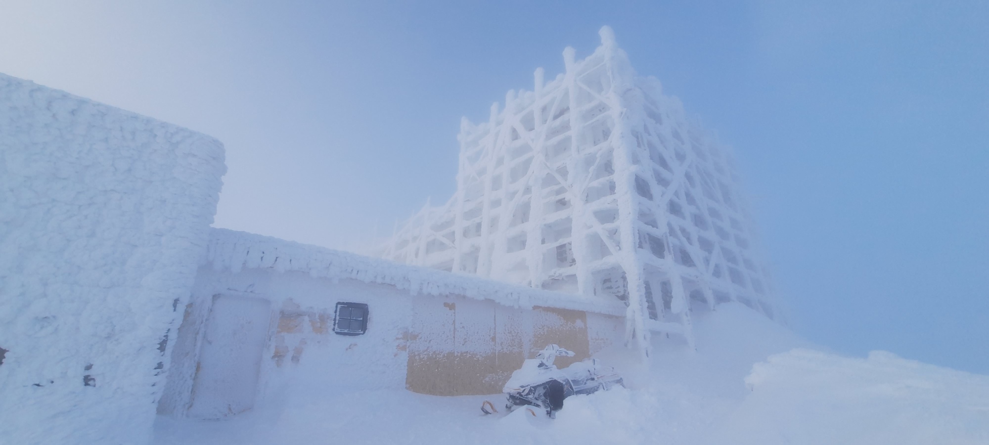 "Это просто невероятно": появились новые фото заснеженных Карпат, которые завораживают сказочной красотой