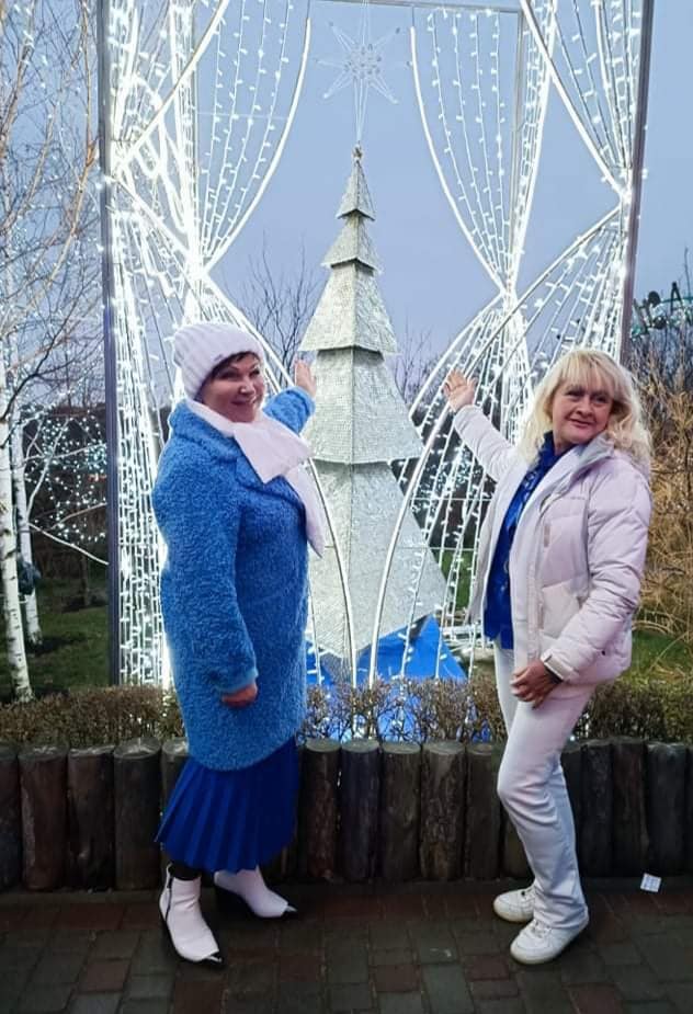 Під Одесою спорудили триметрову ялинку з монет та встановили рекорд України (фото)