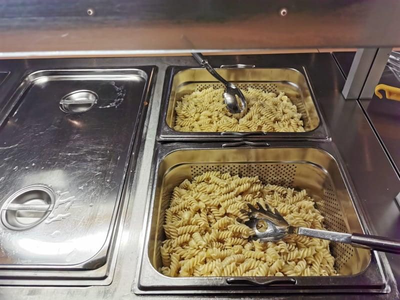 Жаль, что Украина не Швеция: в сети показали школьное меню в европейской стране