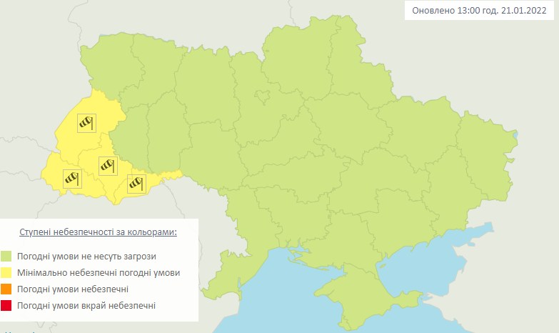 Снег на западе и севере, на дорогах местами гололедица: прогноз погоды на завтра