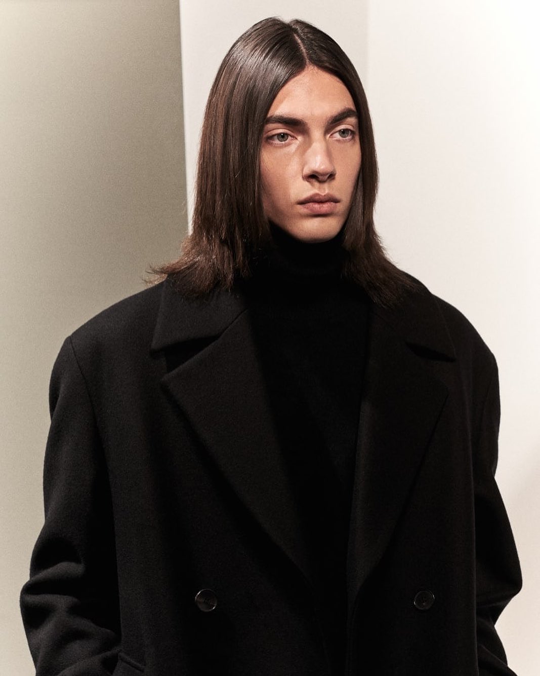 С показов Prada в Милане на передовую: манекенщик из Броваров стал военным медиком