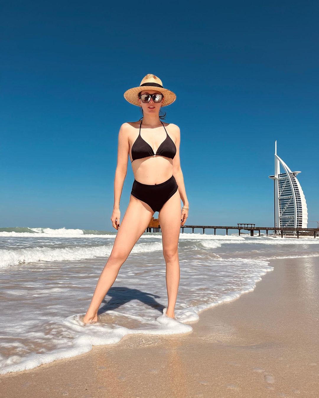 Стало известно, почему MARUV покинула сцену: певицу заподозрили в беременности