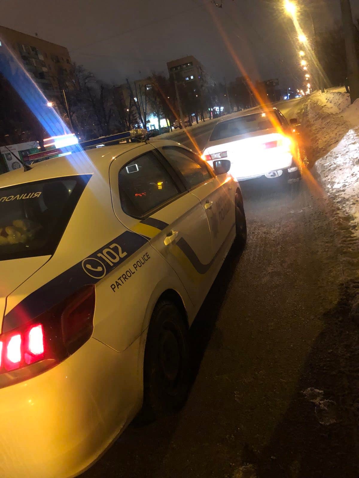 У Харкові у чоловіка через борги за опалення забрали машину (фото)